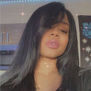 Meet your Posher, Mercedes